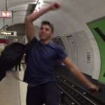 Игра в пин-понг в лондонском метро
