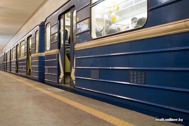 Минчанин жалуется на то, что метро плохо приспособлено для незрячих пассажиров