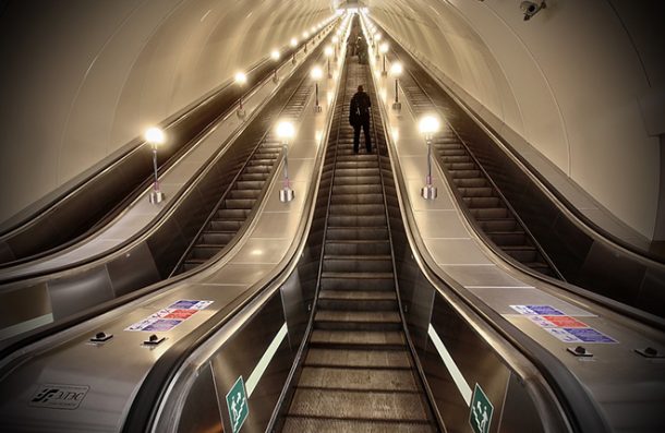 Метрополитен рассказал, почему в подземке так часто ремонтируют эскалаторы