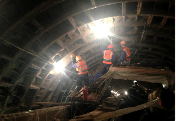 В Петербурге строители метро объявили голодовку