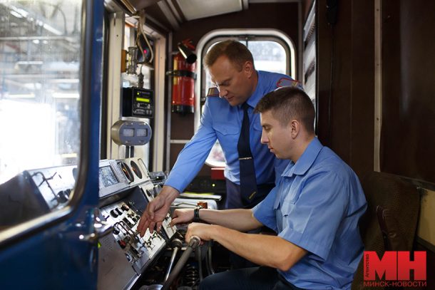 Из футболистов в машинисты. Как минчанин Николай Каленик стал работать в метро