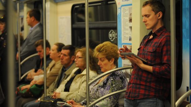 Медики рассказали, чем можно заразиться в метро