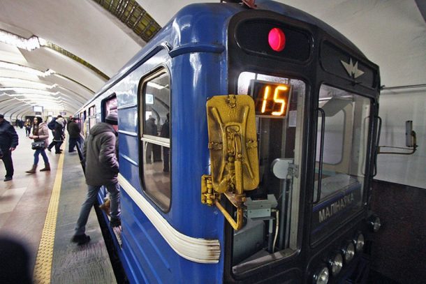 Выходы с четырех станций метро в Минске закрыли на ремонт