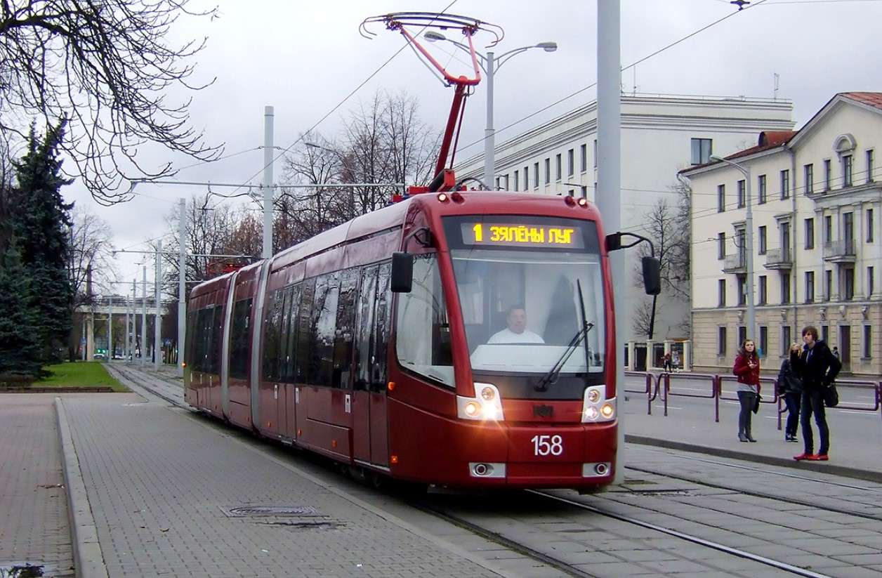 Современный трамвай. Черемушки трамвай. Трамвайные пути в праге. Черёмушкинский трамвай. Название трамваев.