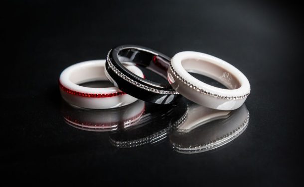 Московское метро выпустило кольца «Тройка» со стразами