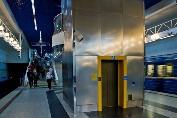 Можно ли пользоваться лифтом в метро, если ты нетрезв