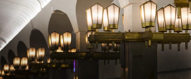 «Немного сюрреалистично». Как в минском метро возвращают родную подсветку станций