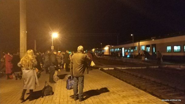 Из поезда Минск-Гомель дважды эвакуировали людей