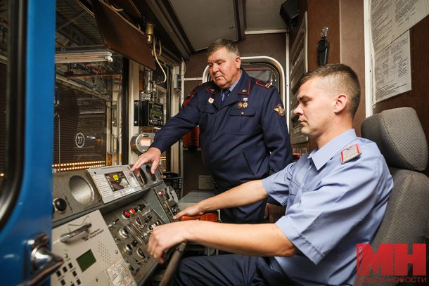 Минскому метро нужны машинисты на зарплату 3000 рублей, но желающих немного