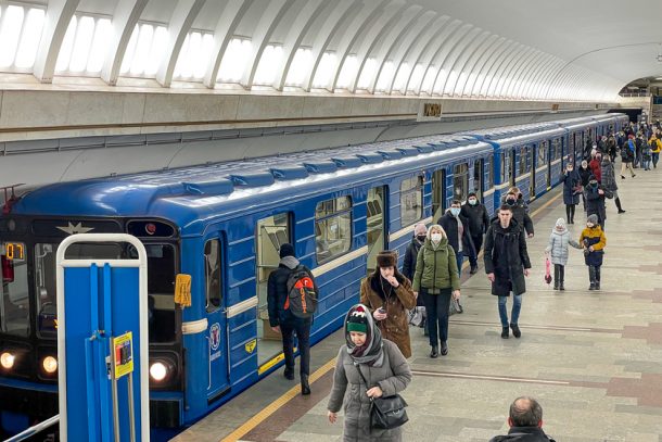 Для близких жертв двух трагедий в минском метро город будет оплачивать проездные